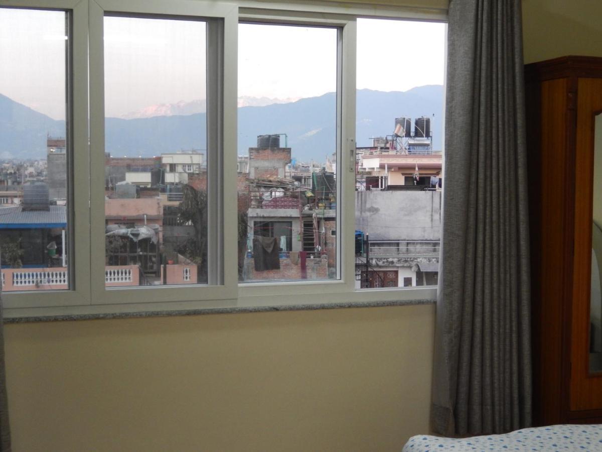 Shine Homestay Famille Francophone - Shine Home And Apartment Kathmandu Luaran gambar