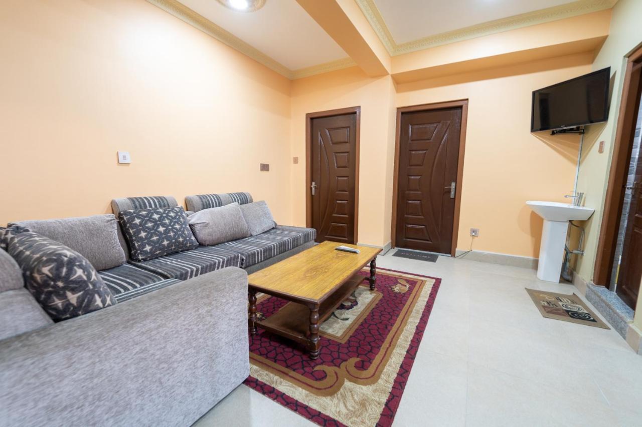 Shine Homestay Famille Francophone - Shine Home And Apartment Kathmandu Luaran gambar