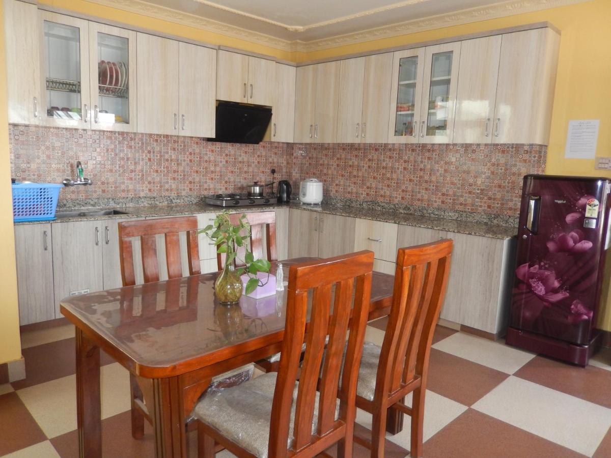 Shine Homestay Famille Francophone - Shine Home And Apartment Kathmandu Luaran gambar