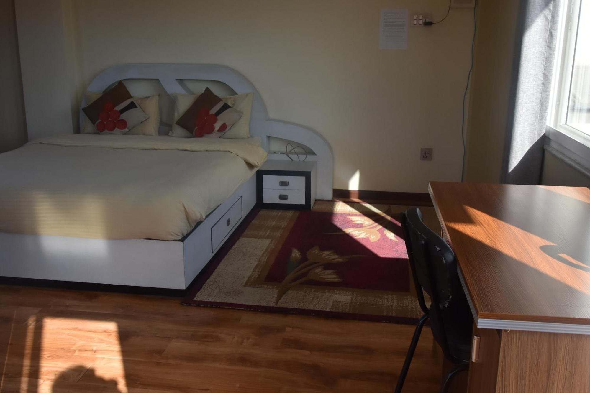 Shine Homestay Famille Francophone - Shine Home And Apartment Kathmandu Luaran gambar