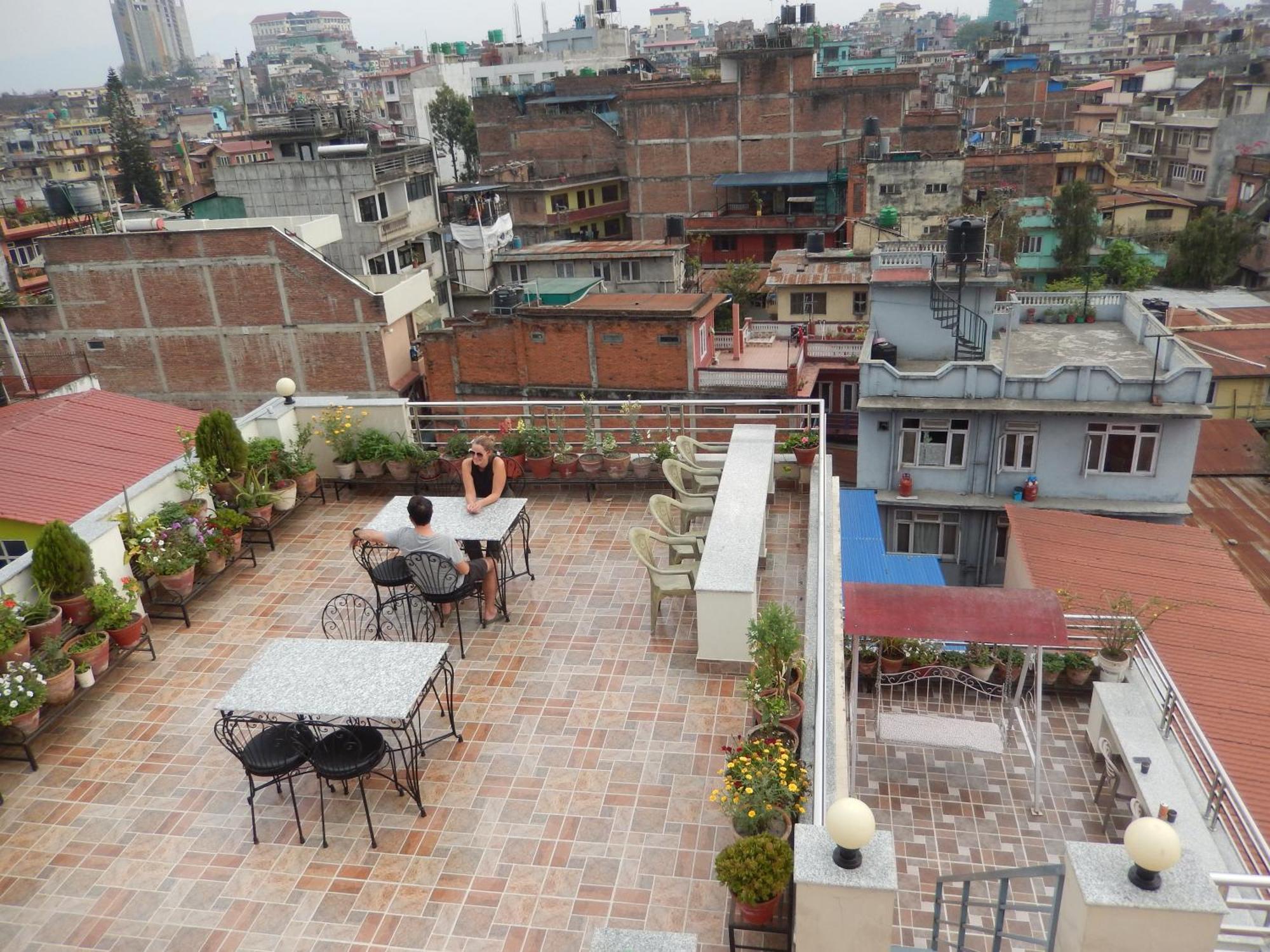 Shine Homestay Famille Francophone - Shine Home And Apartment Kathmandu Luaran gambar