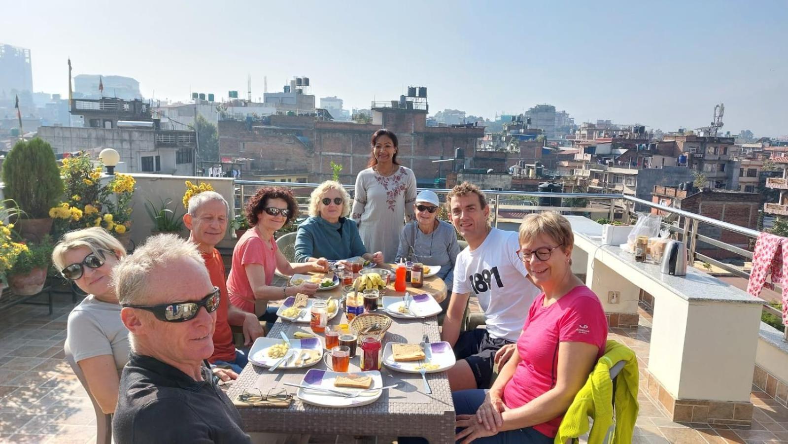 Shine Homestay Famille Francophone - Shine Home And Apartment Kathmandu Luaran gambar
