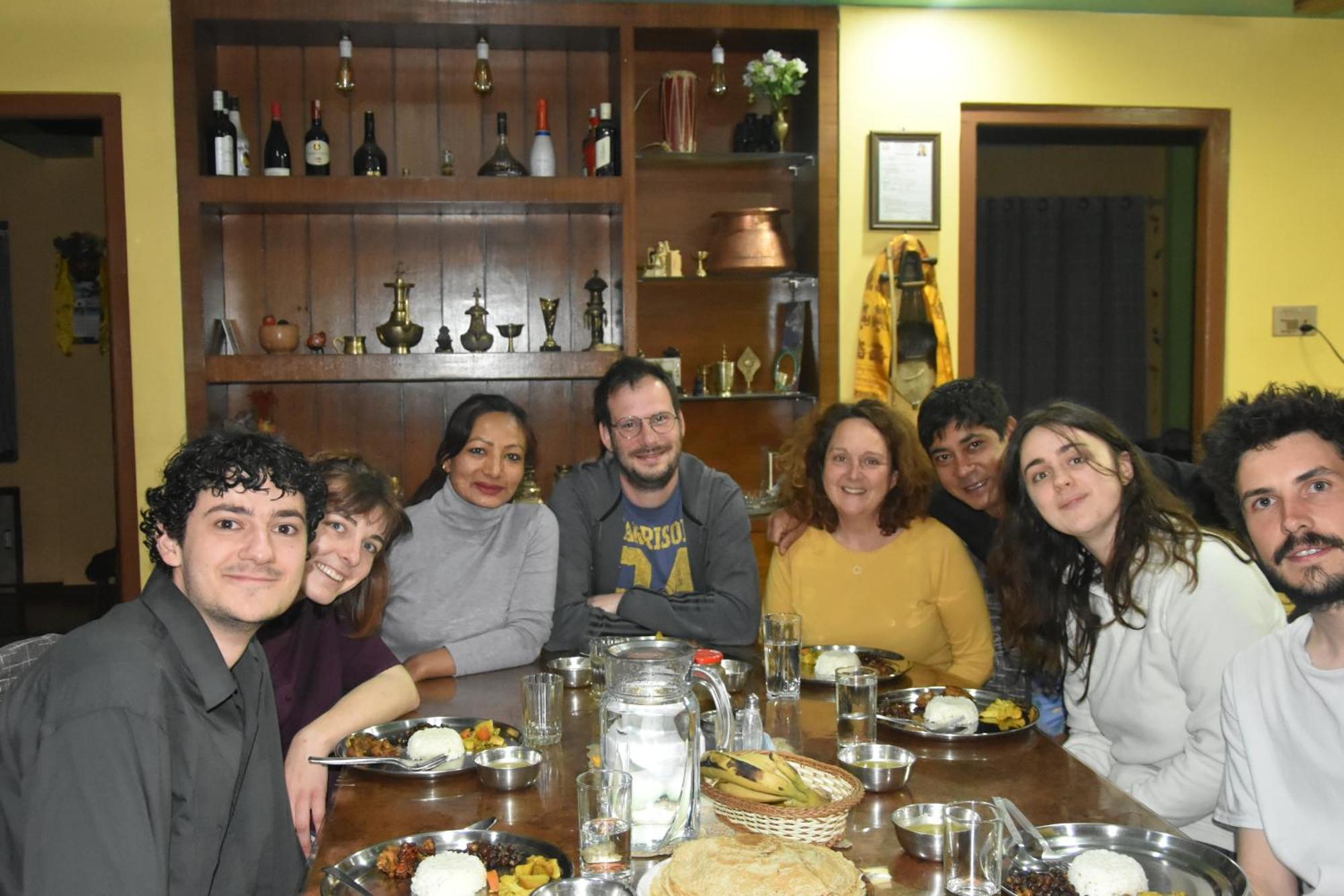 Shine Homestay Famille Francophone - Shine Home And Apartment Kathmandu Luaran gambar