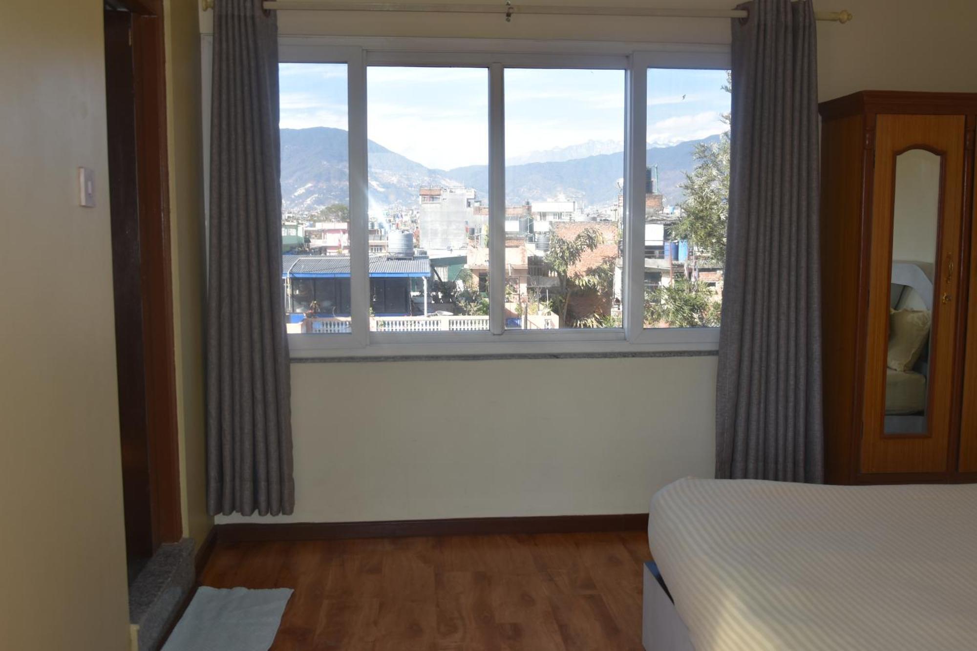 Shine Homestay Famille Francophone - Shine Home And Apartment Kathmandu Luaran gambar