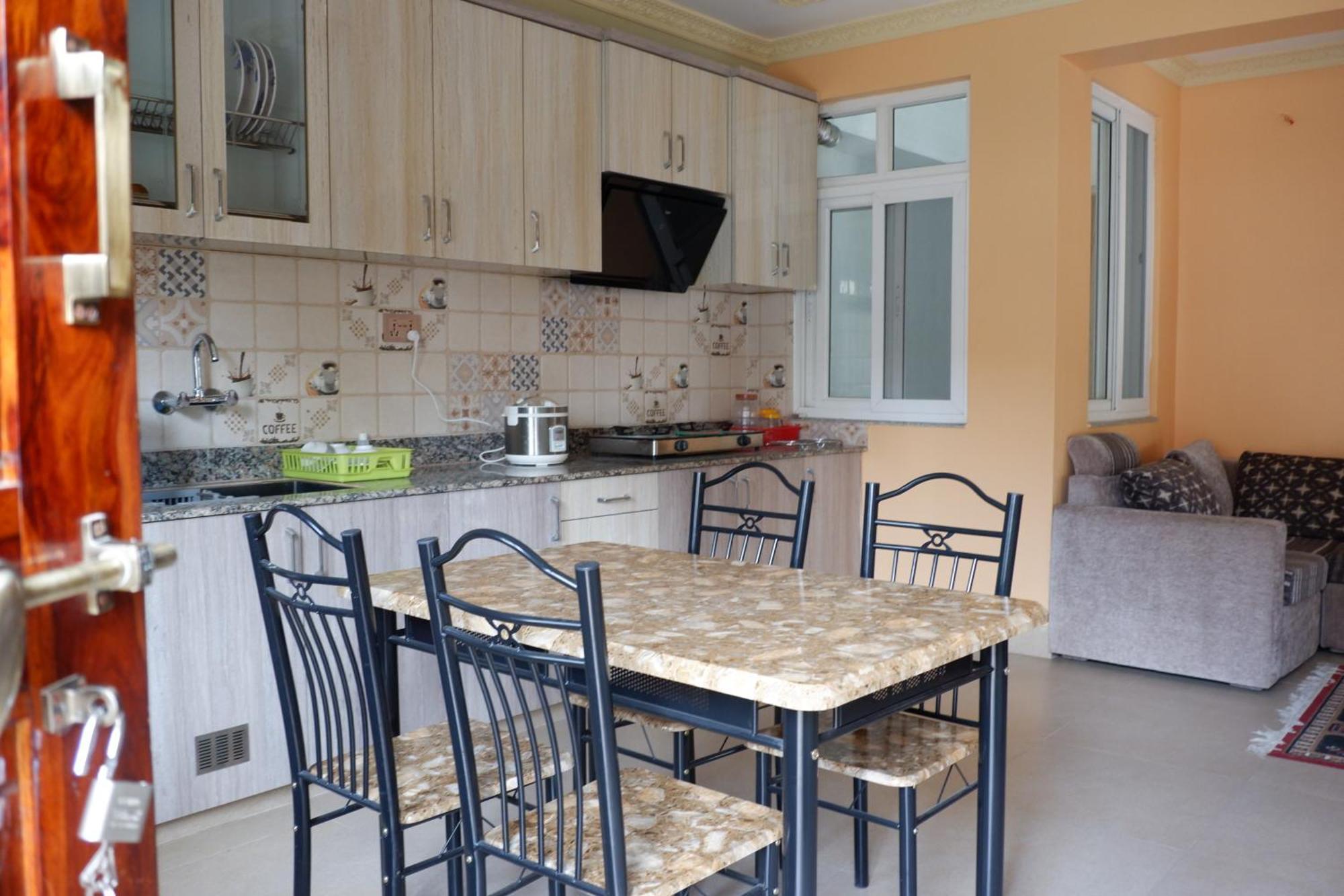 Shine Homestay Famille Francophone - Shine Home And Apartment Kathmandu Luaran gambar