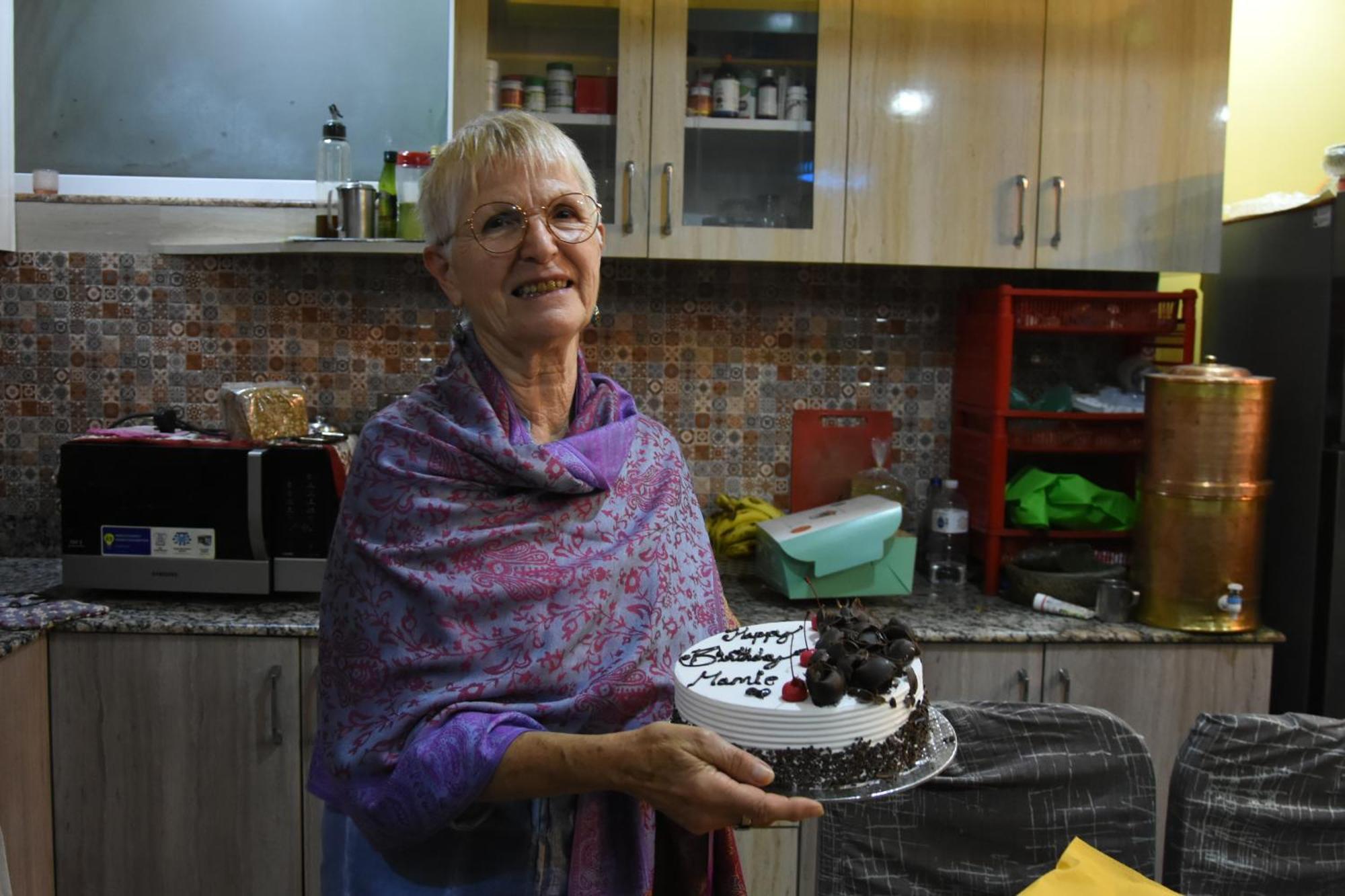 Shine Homestay Famille Francophone - Shine Home And Apartment Kathmandu Luaran gambar