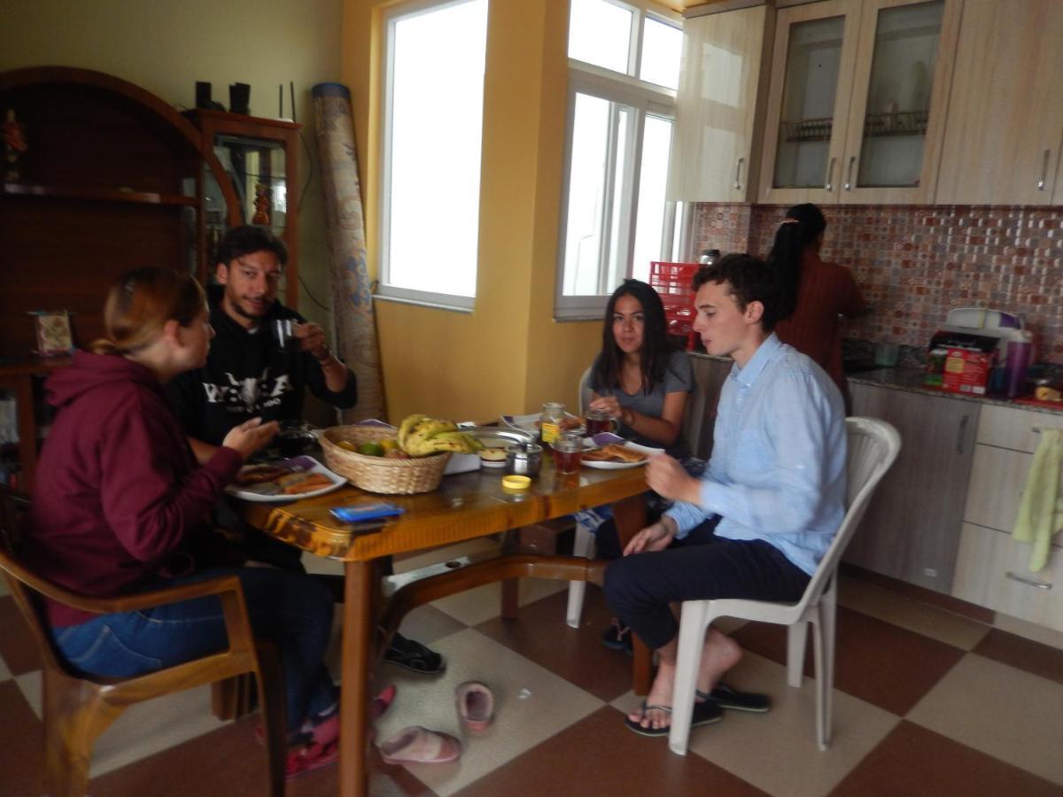 Shine Homestay Famille Francophone - Shine Home And Apartment Kathmandu Luaran gambar